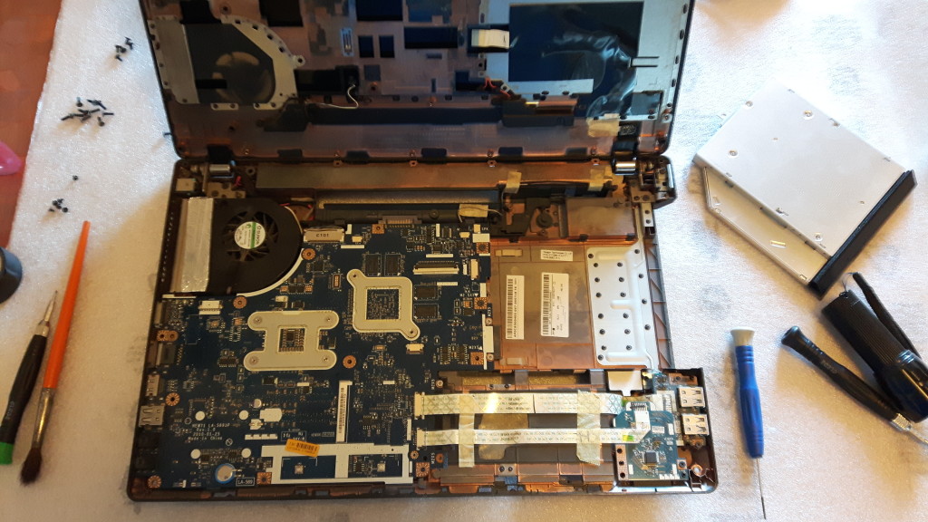 Problema Packard Bell New 91 si spegne